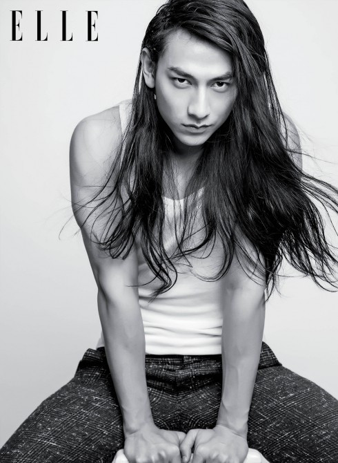 Hình ảnh Isaac cùng mái tóc dài xuất hiện sau khi anh thực hiện xong dự án Tấm Cám: Chuyện chưa kể với vai diễn Thái tử. Để có hình tượng này, anh mất 3 tháng nuôi tóc dài và nối thêm tóc để làm quen trước khi bấm máy phim.