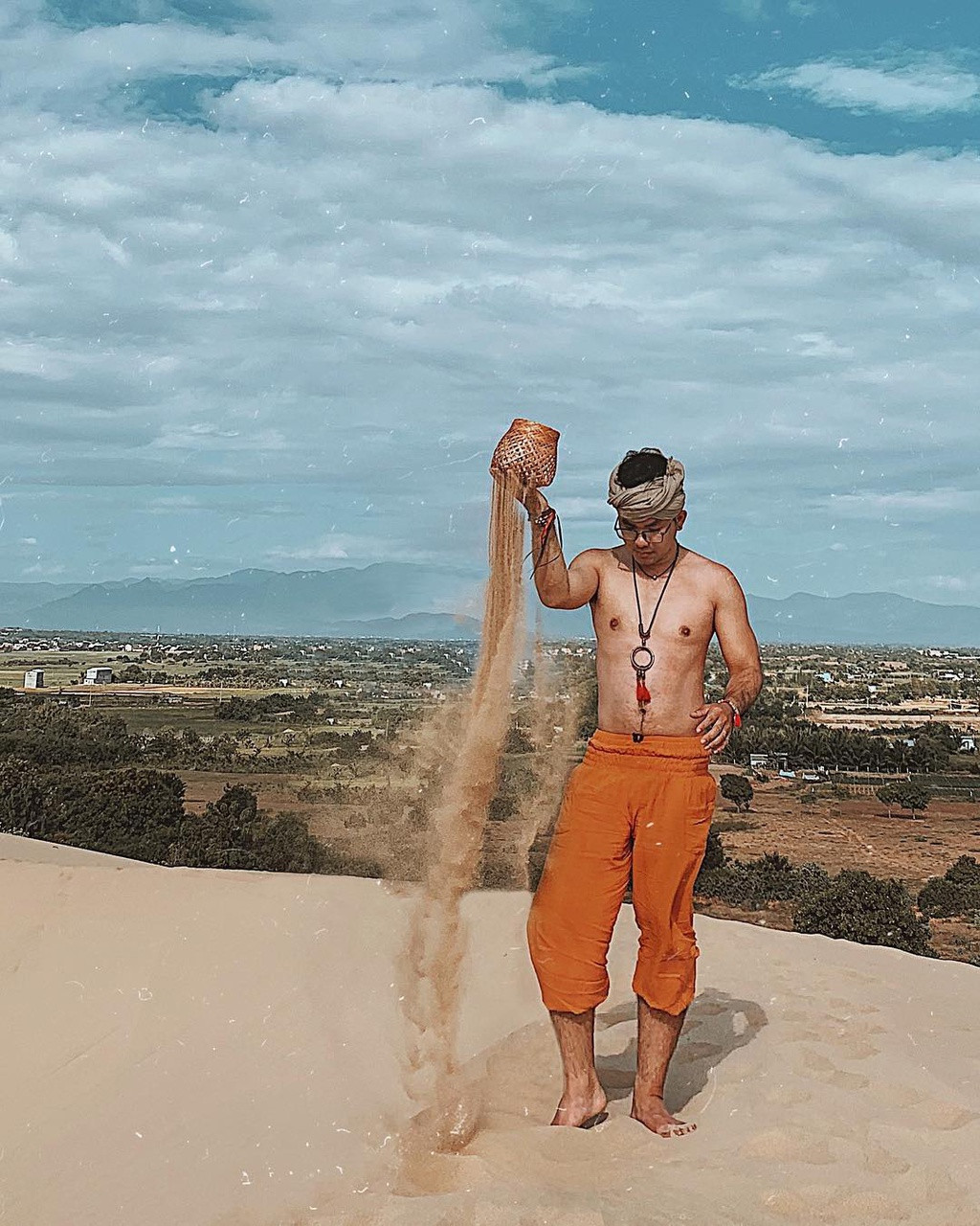 Ảnh: Cuongkhiii, zharkovaliza.