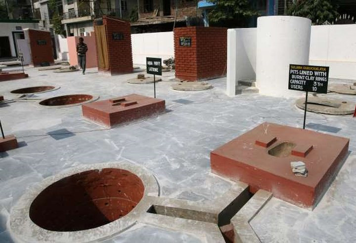 Bảo tàng toilet quốc tế Sulabh, Ấn Độ: Nơi đây sưu tầm các loại toilet từ năm 2500 trước công nguyên tới nay.