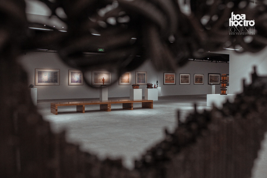 Triển lãm nhằm gợi mở đến góc lẩn khuất trong tư duy sáng tạo, vẻ đẹp tinh tế của khối, của chất liệu, của bề mặt tác phẩm điêu khắc kích thước nhỏ.