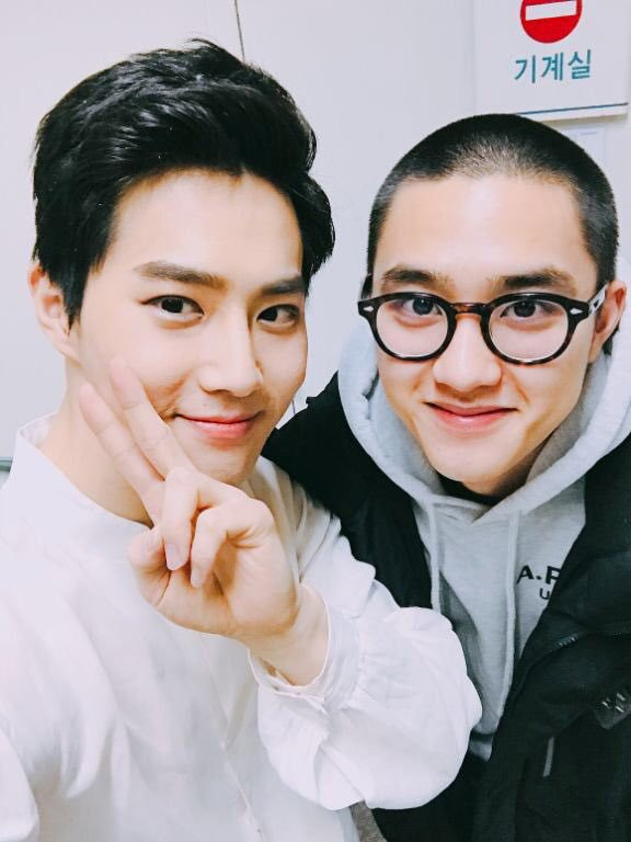 Không còn nghi ngờ gì nữa, D.O. chính là fanboy chu đáo tận tâm nhất của EXO ảnh 8