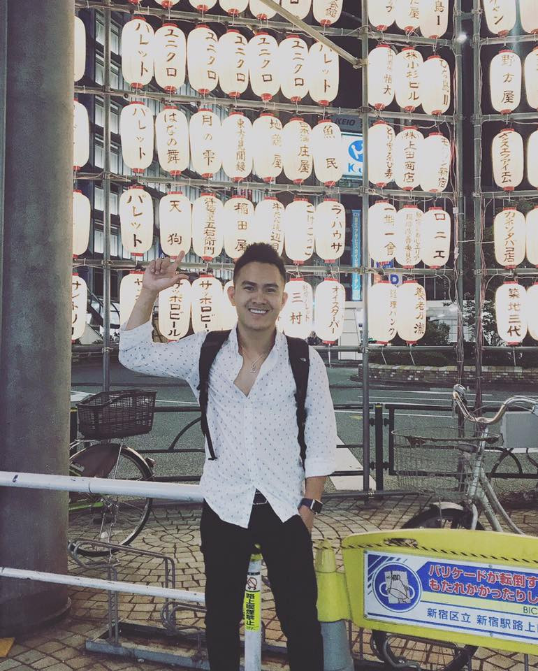 Thành Vinh sở hữu gương mặt điển trai và có sở thích đi du lịch khắp mọi nơi.