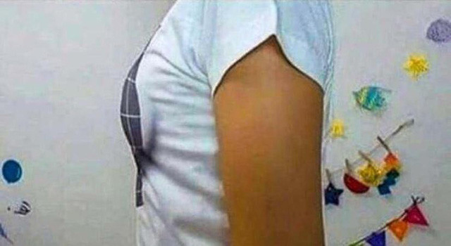 Chiếc áo gây thất vọng khi nhìn từ bên sang.