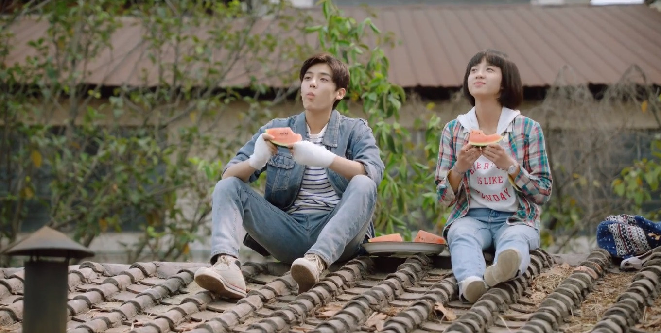 Ảnh minh họa: phim Sống không dũng cảm, Uổng phí thanh xuân.