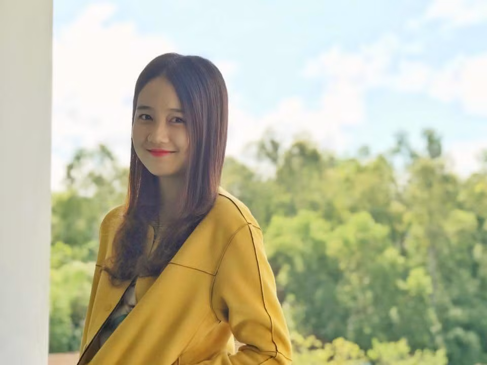 "Rụng tim" trước nét đẹp dịu dàng của nữ sinh Huế tại vòng sơ khảo "Hoa Khôi Sinh Viên 2018" ảnh 12
