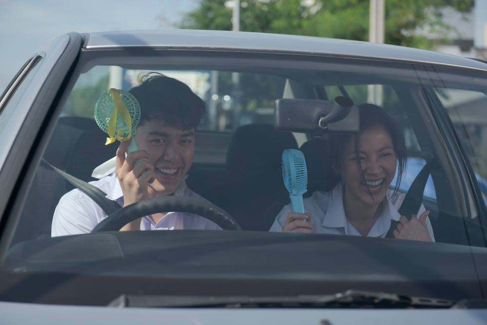 Hơi vất vả một chút mà vẫn vui. Hơi vất vả một chút mà vẫn vui.