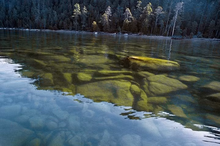 Khu bảo tồn thiên nhiên Barguzin tuyệt đẹp với làn nước trong vắt nằm trong khu hồ Baikal ở Siberia, Nga.