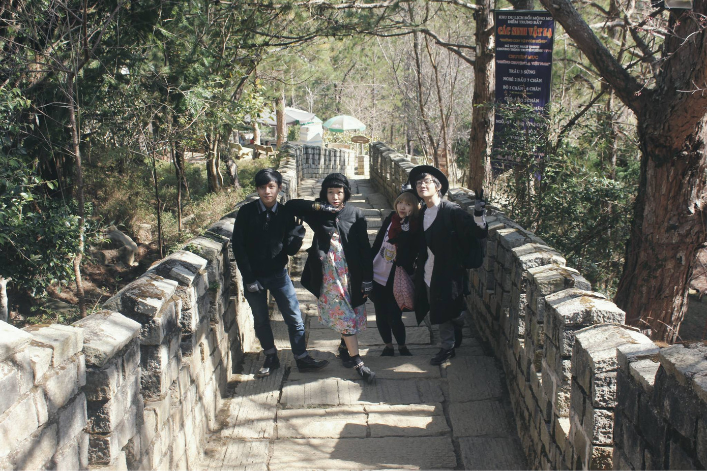 Và đồng đội luôn sát cánh