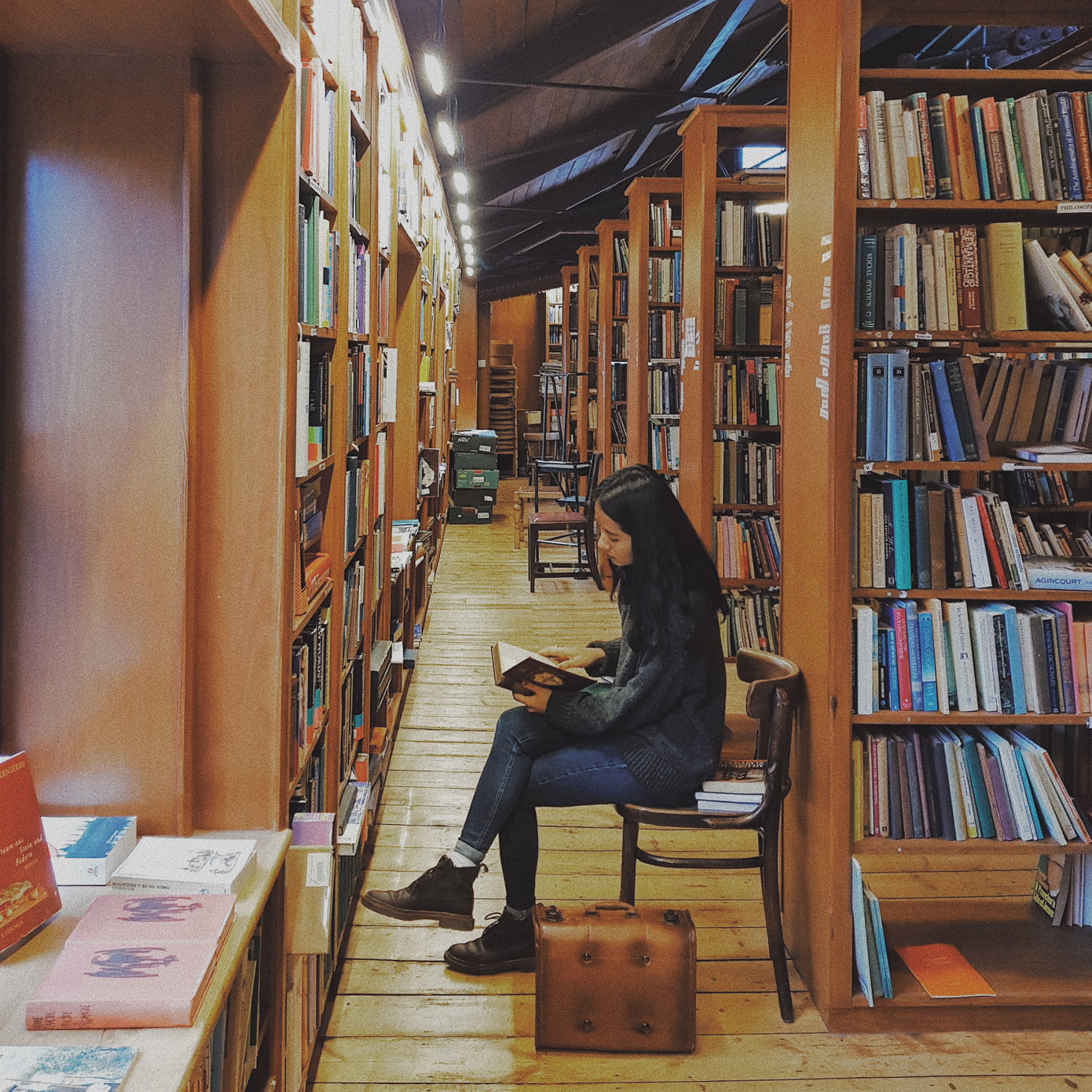 Trong nhà sách và thư viện nổi tiếng tại Hay-on-Wye Trong nhà sách và thư viện nổi tiếng tại Hay-on-Wye