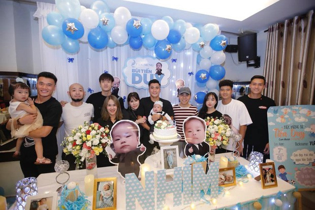 Nhều bạn bè thân thiết của nam cầu thủ họ Bùi cũng có mặt để chung vui.