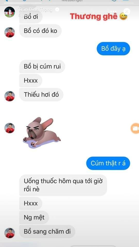 Nhiều fan còn nhớ ra "Tư" Dũng vừa than ốm với Trọng "Ỉn" hôm trước, bữa nay đã thân thiết với Huy Hùng rồi.