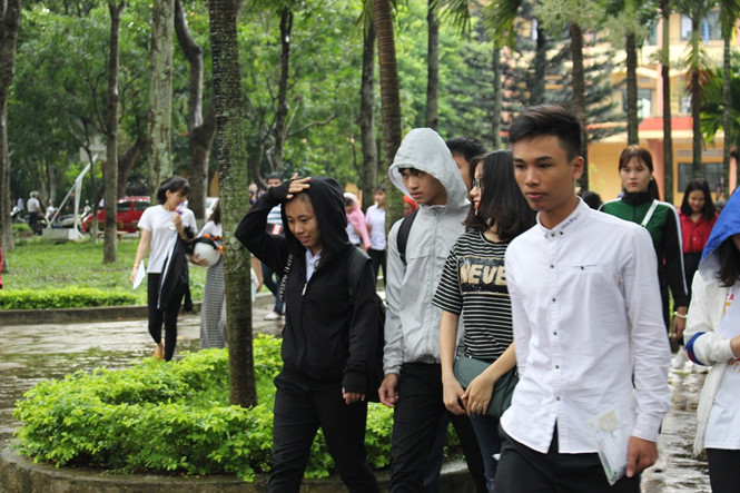 Thí sinh tham gia kỳ thi THPT quốc gia tại điểm thi Trường THPT Phú Xuân, Đắk Lắk. Ảnh: TẤN HIỆP.