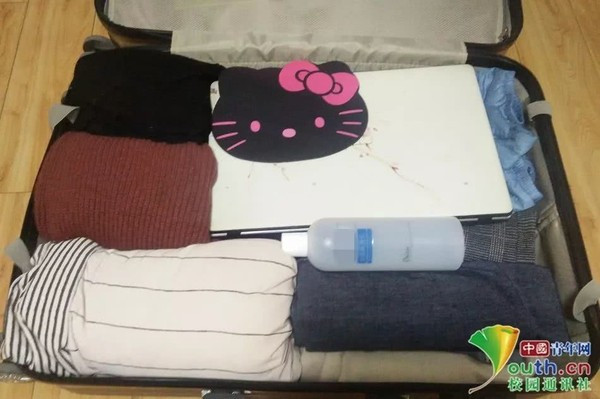 Quần áo cho mình và quà Tết cho bố mẹ, cho đứa em ở nhà.