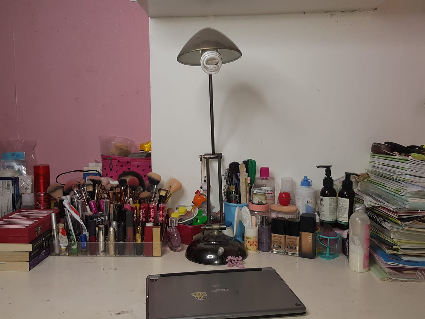 Tất cả dẹp sang một bên, để chị đẹp trước rồi tính!