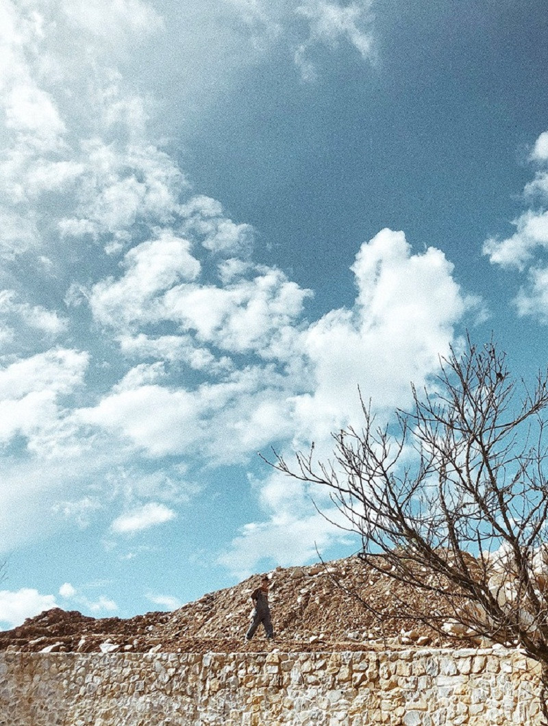 Chuyến đi 3 ngày 2 đêm dù không quá dài nhưng cũng đủ để Doãn Bắc gác lại những bộn bề chốn thị thành, thả hồn qua lăng kính để ngắm trọn một Sapa "mây giăng ngập lối".