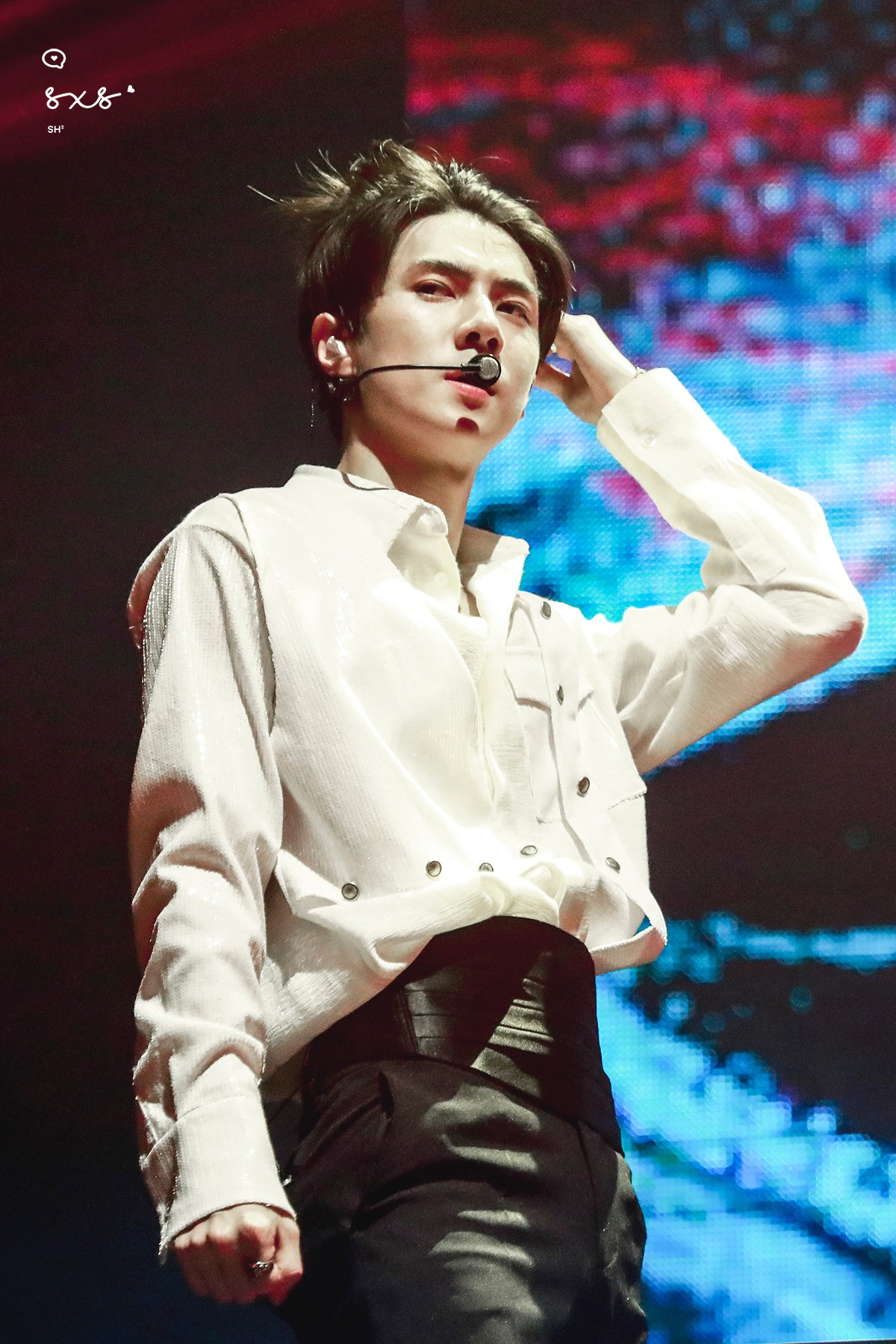 Se Hun (EXO) sở hữu khí chất 
