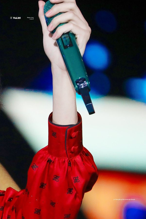 Hẳn cô nàng nao cũng ao ước mình có đôi tay mịn màng, các ngón tay thon dài như búp măng thế này.