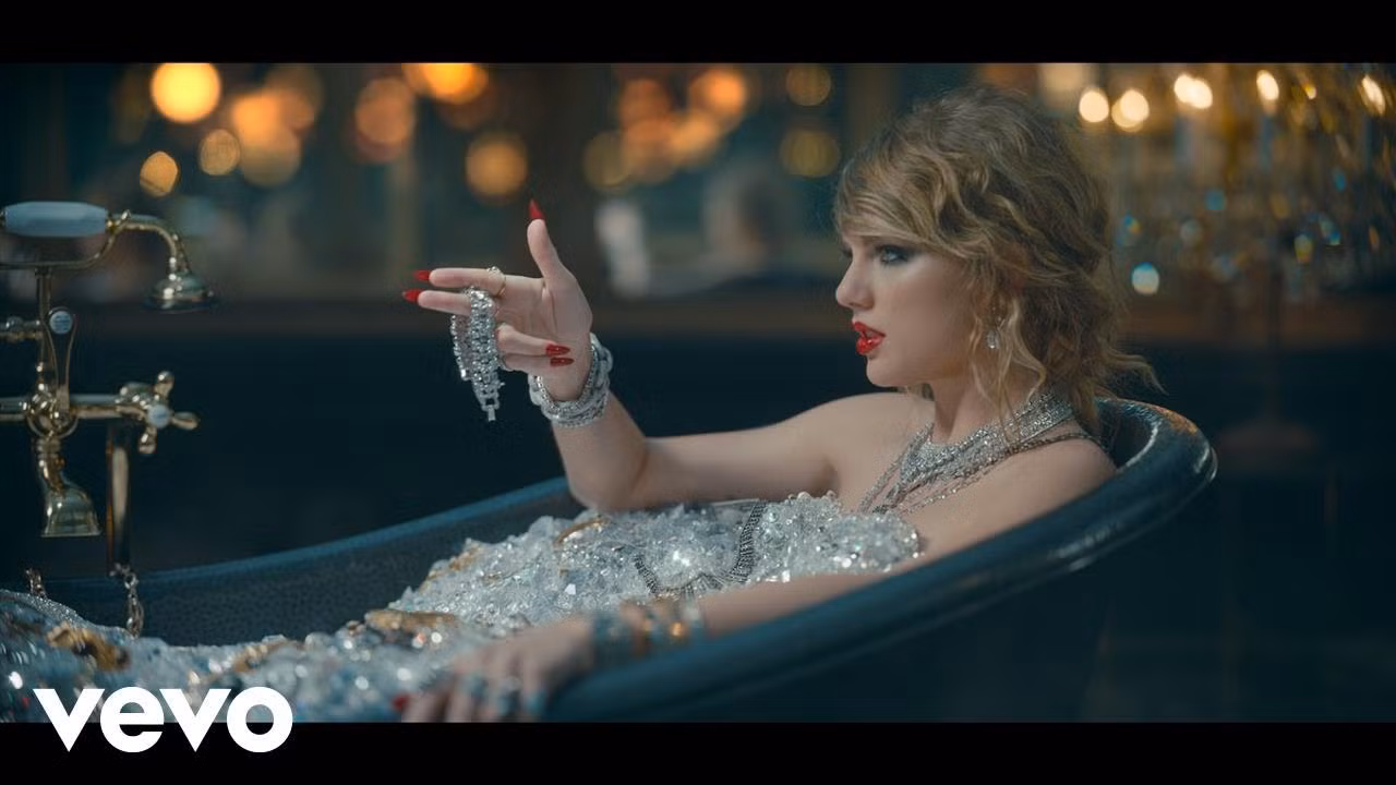 Với LWYMMD, Taylor Swift tuyên chiến với 