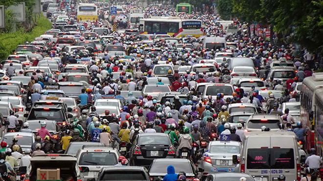 Tình trạng ùn tắc trên đường Nguyễn Trãi, Hà Nội. Ảnh: Gia Hân.