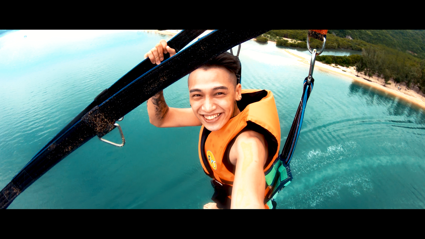 Sợ độ cao nhưng Tronie và Kay Trần vẫn mạo hiểm bay lượn trên không để quay MV mới ảnh 3 Sợ độ cao nhưng Tronie và Kay Trần vẫn mạo hiểm bay lượn trên không để quay MV mới ảnh 3