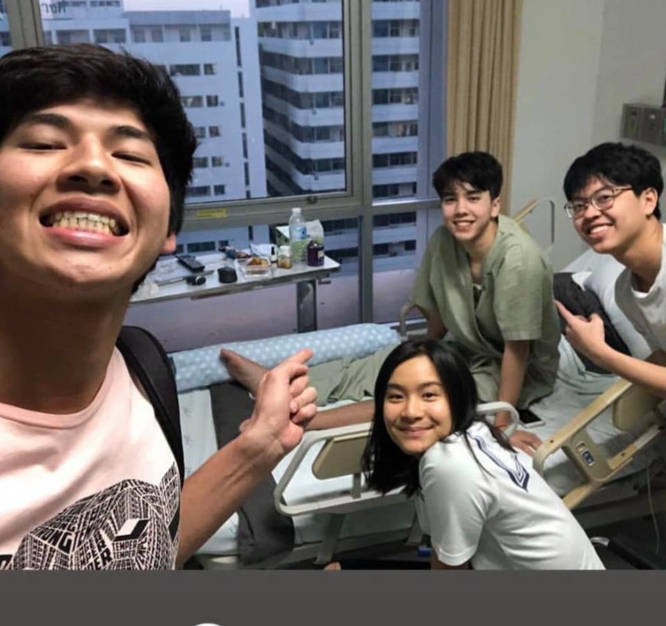 Dẫu cho "chậu đã có bông" nhưng trai đẹp thì vẫn là không thể không ngắm chúng mình nhỉ! (Ảnh: FB Nhi Luong) Dẫu cho "chậu đã có bông" nhưng trai đẹp thì vẫn là không thể không ngắm chúng mình nhỉ! (Ảnh: FB Nhi Luong)
