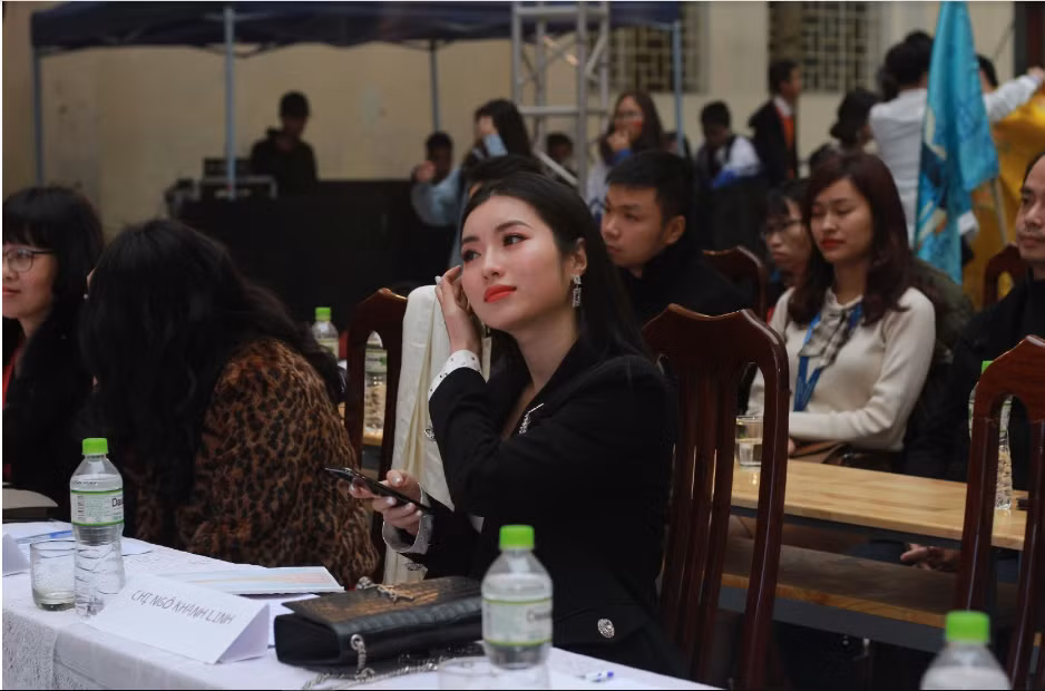 Với sự góp mặt đặc biệt của chị Ngô Khánh Linh - Hoa khôi Học viện Ngoại giao 2016, BGK đã chọn ra được ngôi vị đại sứ xứng đáng nhất