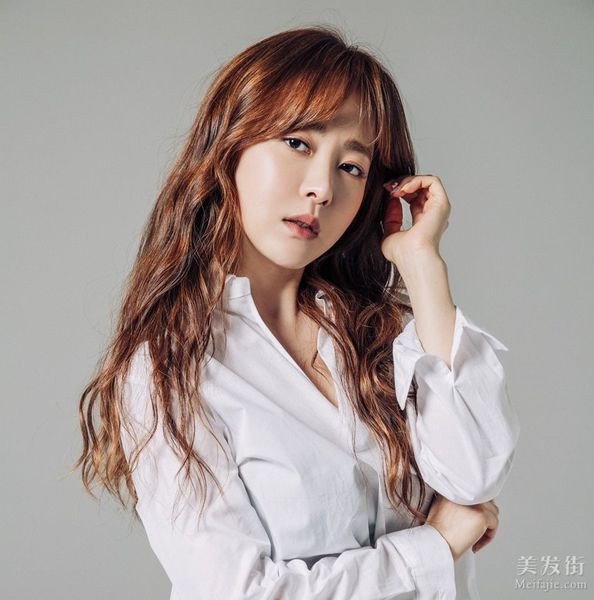 Cựu thành viên After School Yoo So Young xác nhận hẹn hò với đàn em kém tuổi ảnh 2