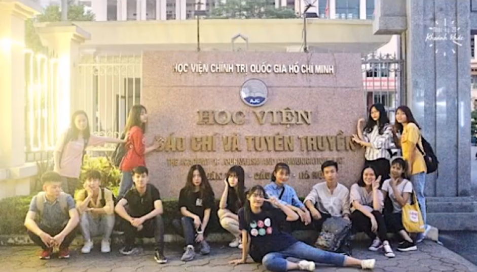 Team Lục Lam ghi lại những khoảnh khắc đáng nhớ từ những ngày nhập học đầu tiên.