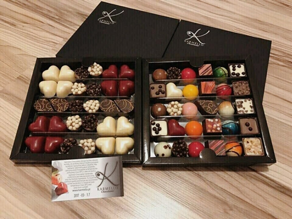 Chocolate tươi đến từ các nước Châu Âu sẽ là lựa chọn đầu tiên mà các chàng nghĩ đến. Mỗi hộp có giá dao động từ 150k đến 450k. (Faecbook: Chocolate KN, Pham Thu Hang, Nguyen Thu Trang (Mắt một mí), Chocolate Truffles độc quyền, Dao Thi Nhu Quynh)