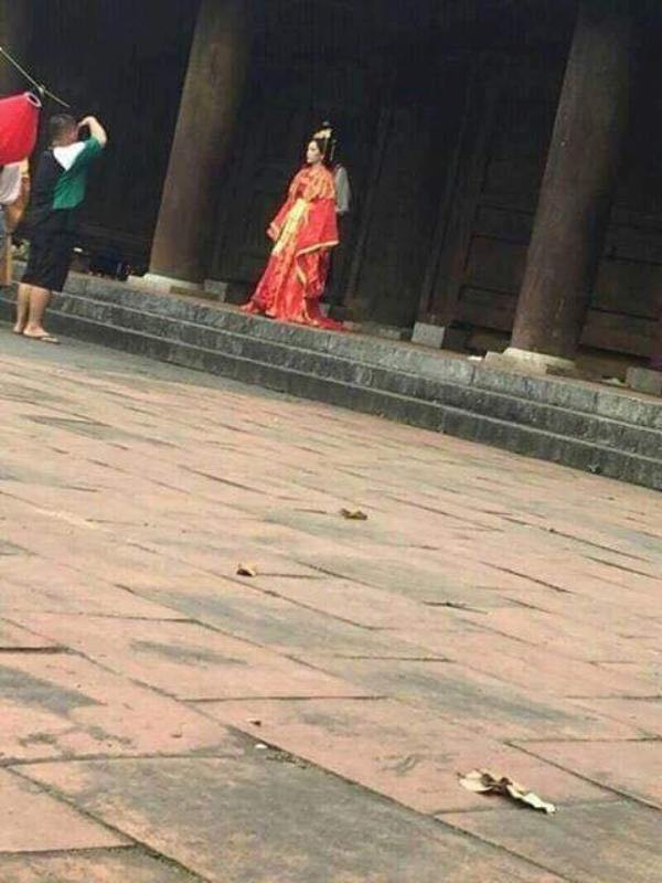 Xuất hiện trong hình ảnh mới, fan đồn đoán Chi Pu sẽ sắp trở lại bằng dự án cổ trang ảnh 1