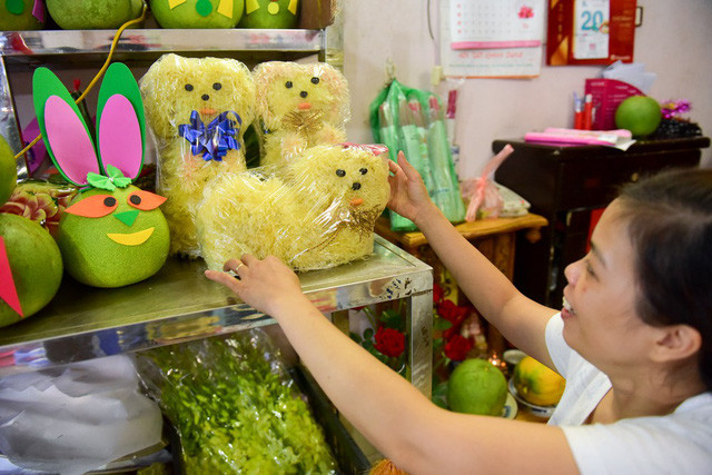 Mỗi chú chó bông bằng bưởi có giá 300 – 350 nghìn đồng.