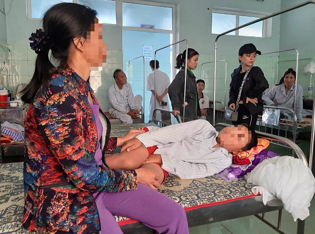 Em N. phải nhập viện điều trị sau vụ việc. Em N. phải nhập viện điều trị sau vụ việc.