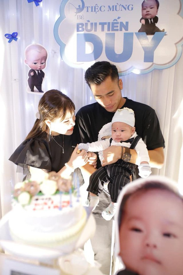 Đây là lần đầu tiên Bùi Tiến Dụng khoe con đầu lòng.