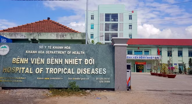 Bệnh viện nhiệt đới tỉnh Khánh Hòa cách ly tổng cộng 11 người do nghi nhiễm virus corona. Ảnh: An Bình.