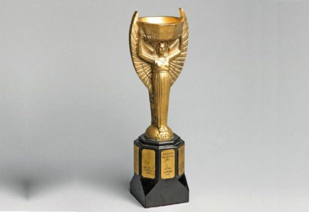 Cúp vàng phiên bản 1: Jules Rimet.