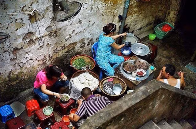 Phở trong ngõ (Cre: Nguyen Viet Thanh)