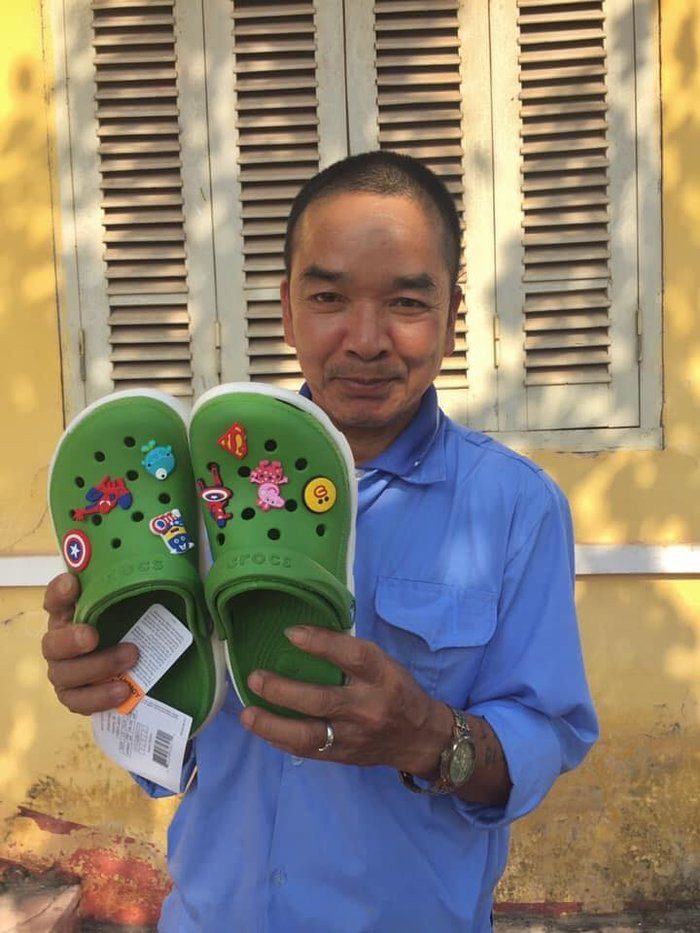 Việc nhanh chóng bắt kịp trend của bác bảo vệ vui tính khiến các bạn học trò vô cùng thích thú.