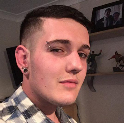 Anh: Hi hữu chuyện con trai bị cấm đến thăm cha mẹ trong năm năm ảnh 1