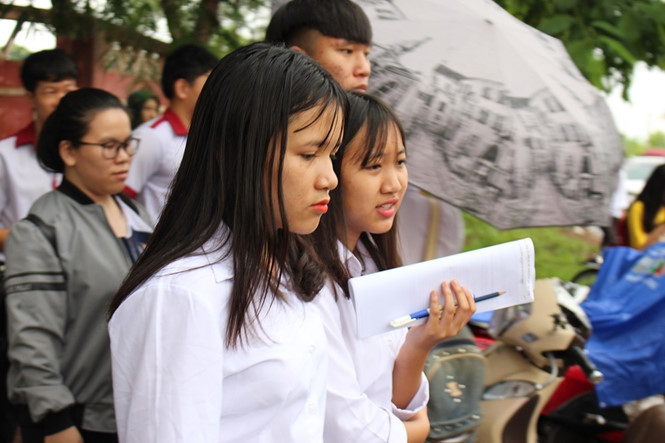 Sau mùa thi là những ngày lo lắng về hành trình sắp tới . Ảnh:TẤN HIỆP.