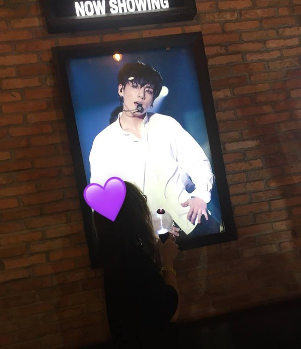 Trên điện thoại và trang cá nhân của K.L có rất nhiều ảnh của BTS.