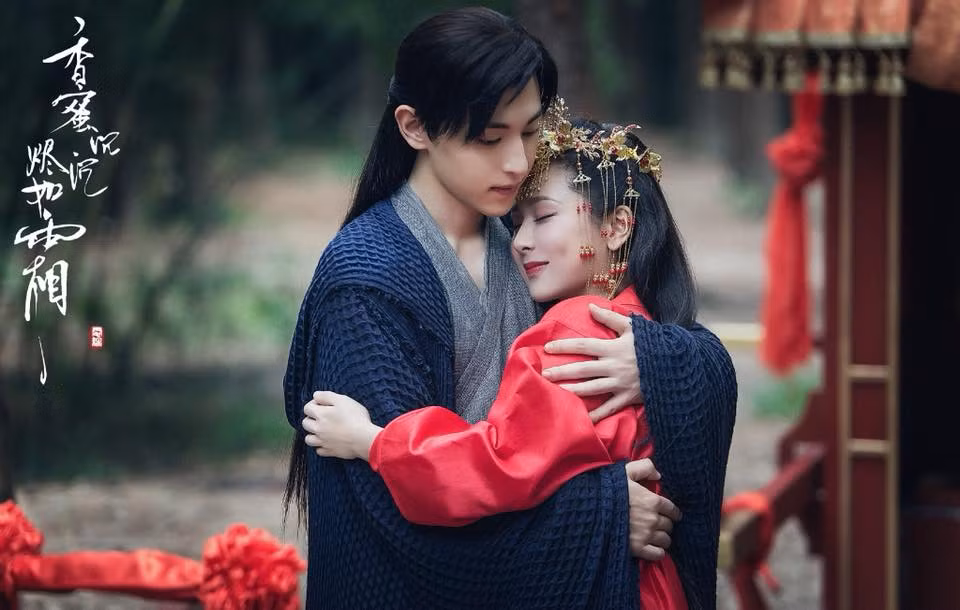 Cảnh Húc Phượng gặp lại Cẩm Mịch dưới trần gian, báo hiệu cái kết viên mãn.