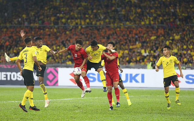 Đội tuyển Việt Nam gây bất ngờ khi bắt đầu trận đấu bằng lối chơi pressing tầm cao