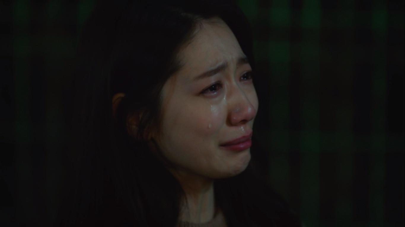 Thật không thể đếm hết các cảnh Jung Hee Joo đã khóc, từ sụt sịt đến nức nở, trong bộ phim này.