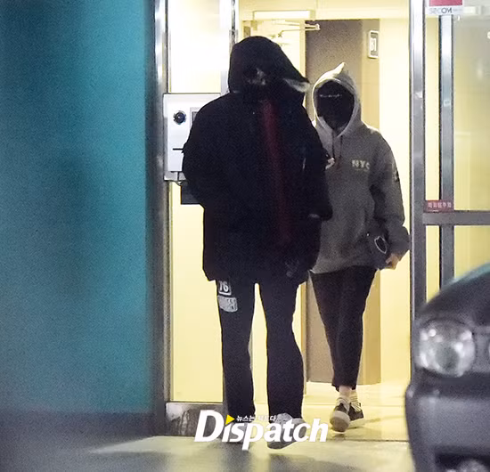Sắp đến “ngày truyền thống Dispatch”, ôn lại xem “hung thần showbiz” đã khui những cặp đôi nào ảnh 5 Sắp đến “ngày truyền thống Dispatch”, ôn lại xem “hung thần showbiz” đã khui những cặp đôi nào ảnh 5
