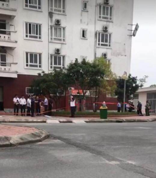 Lực lượng chức năng tập trung tại hiện trường.