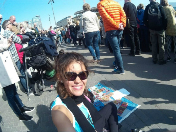 Cổ động viên nữ cuồng nhiệt đi nhờ 6000 km đến Nga để cổ vũ Argentina ảnh 3