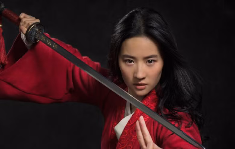 Dù Lưu Diệc Phi vừa mới hoàn thành vai chính trong bom tấn Mulan của hãng Disney, thì vẫn chưa được đánh giá cao về diễn xuất. Hàng loạt dự án thất bại gần đây của Lưu Diệc Phi, là minh chứng cho thấy khán giả không thể chịu nổi các vai diễn khô cứng của cô.