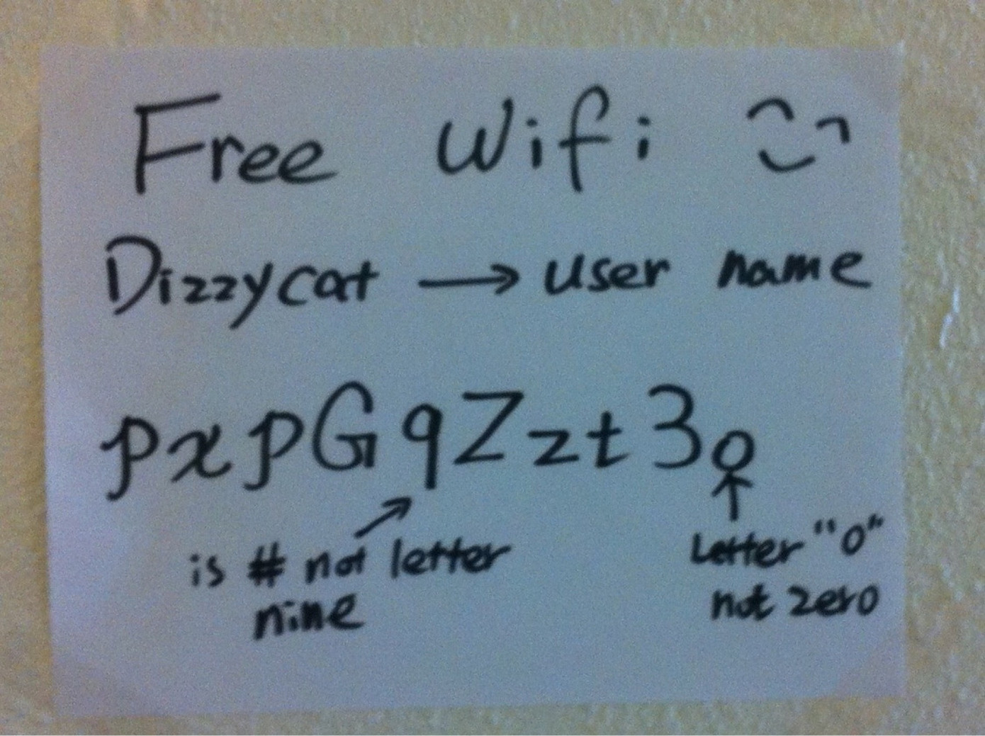 Chủ cửa hàng đặt pass Wi-Fi có tâm nhất hệ mặt trời, giải thích xong khiến cho người ta càng rối.