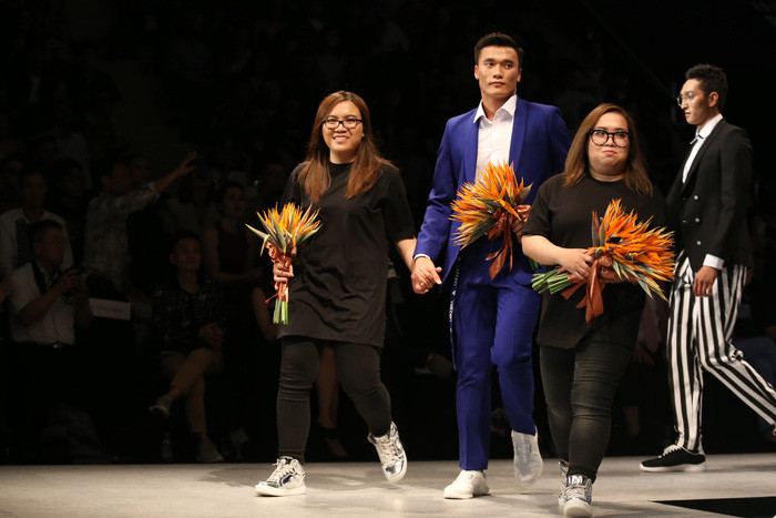 Bùi Tiến Dũng bật khóc trước hàng nghìn người vì áp lực… đóng quảng cáo ảnh 2