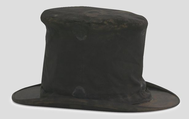 Khám phá bí ẩn phía sau câu chuyện về các món đồ được tìm thấy trên tàu Titanic ảnh 1